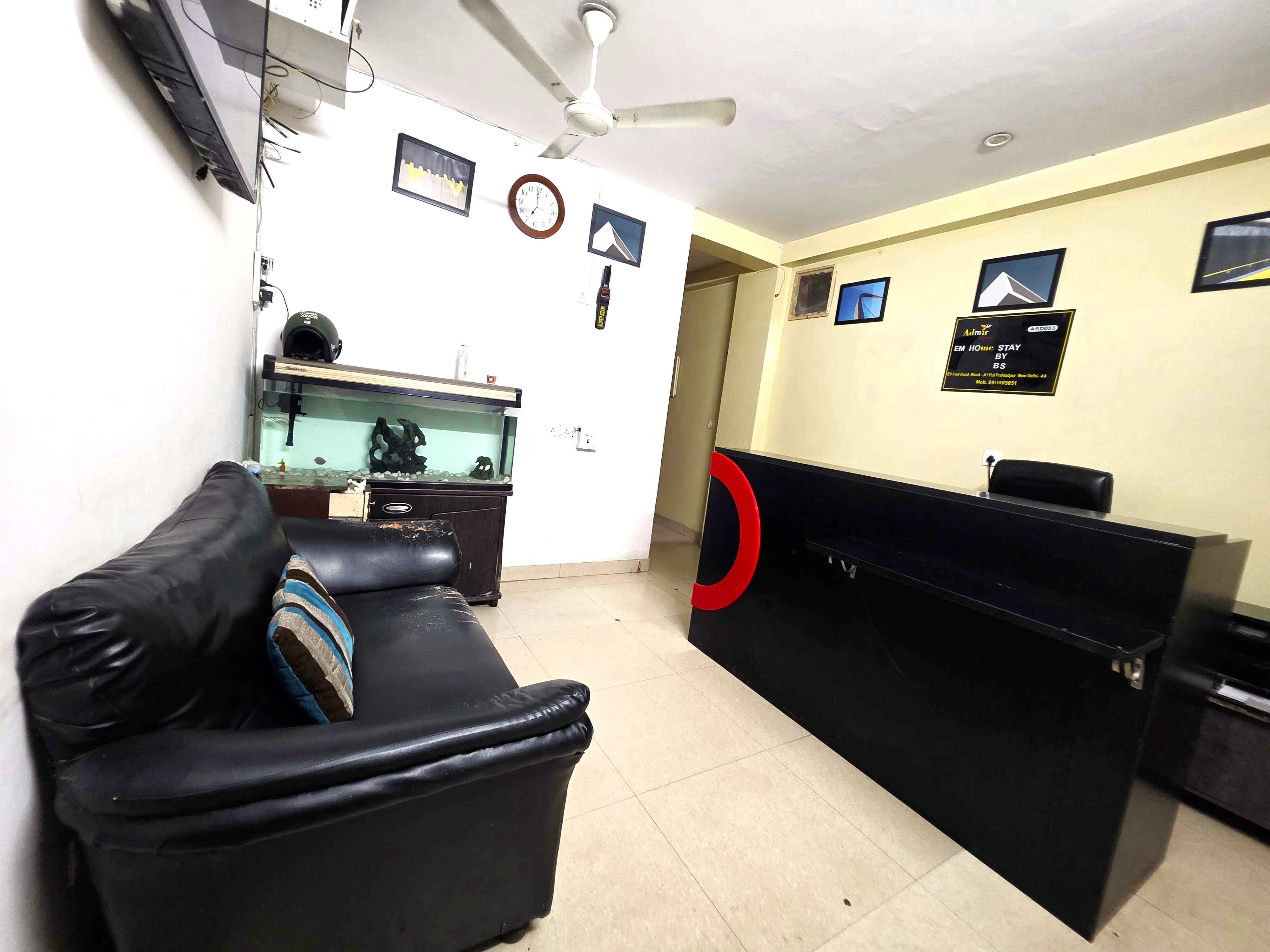 EasExplore Hotel Em Residency