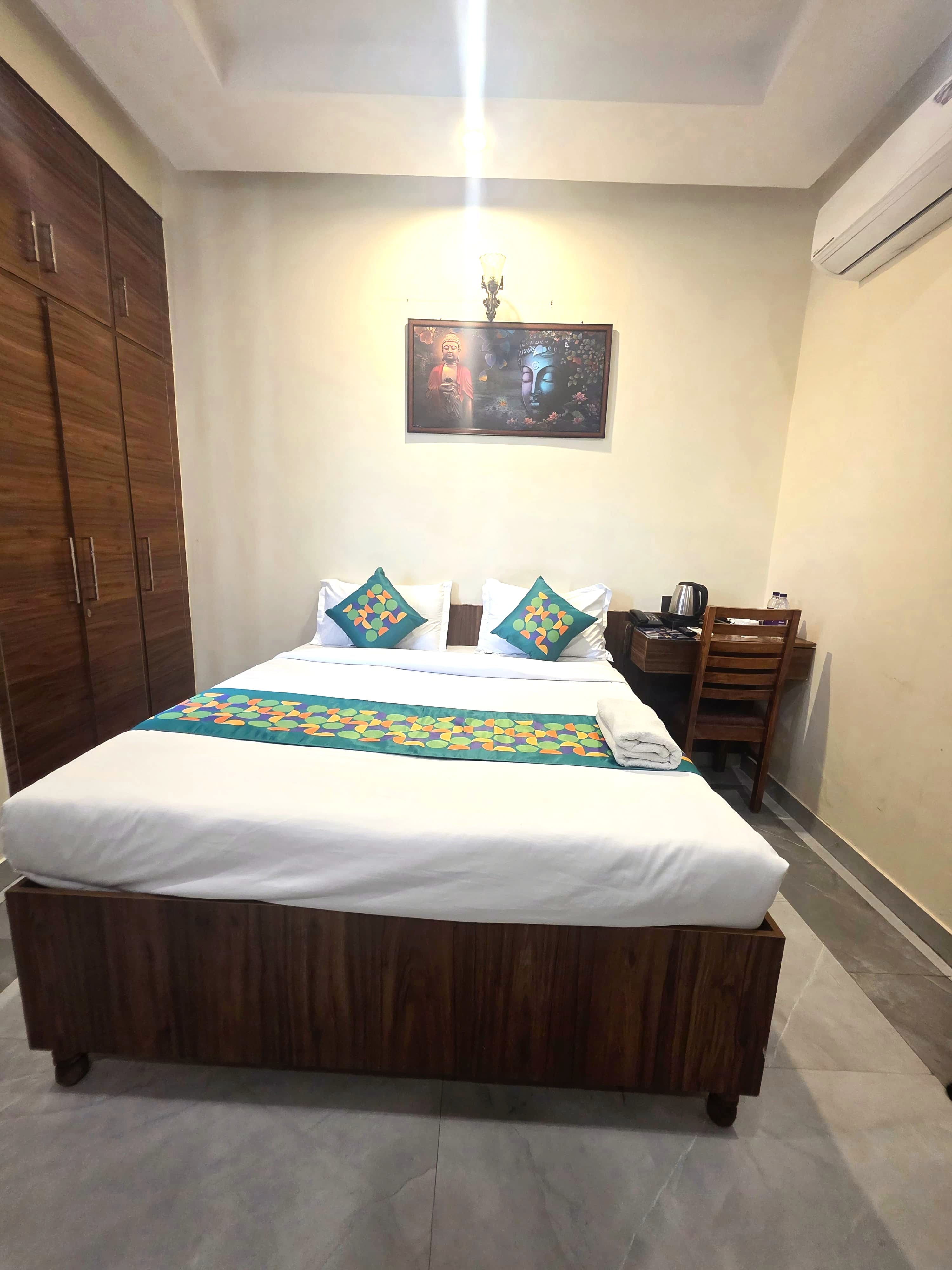 EasExplore Hotel Grand Vista