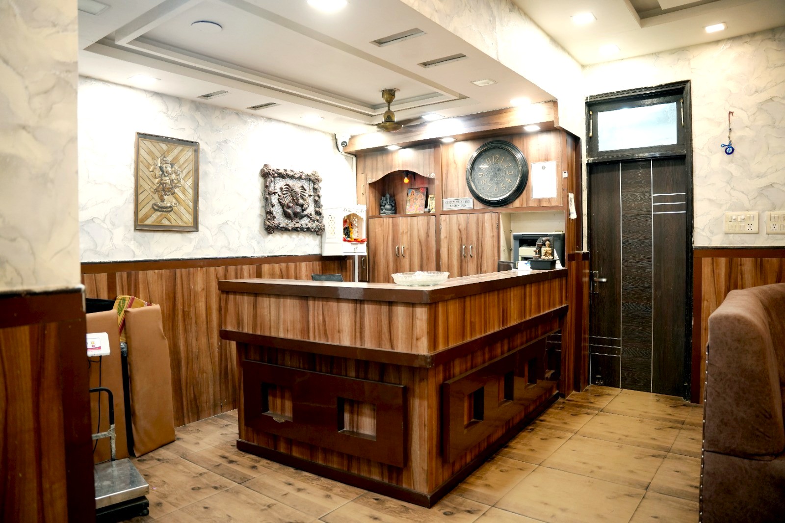 EasExplore Hotel Shiv Palace