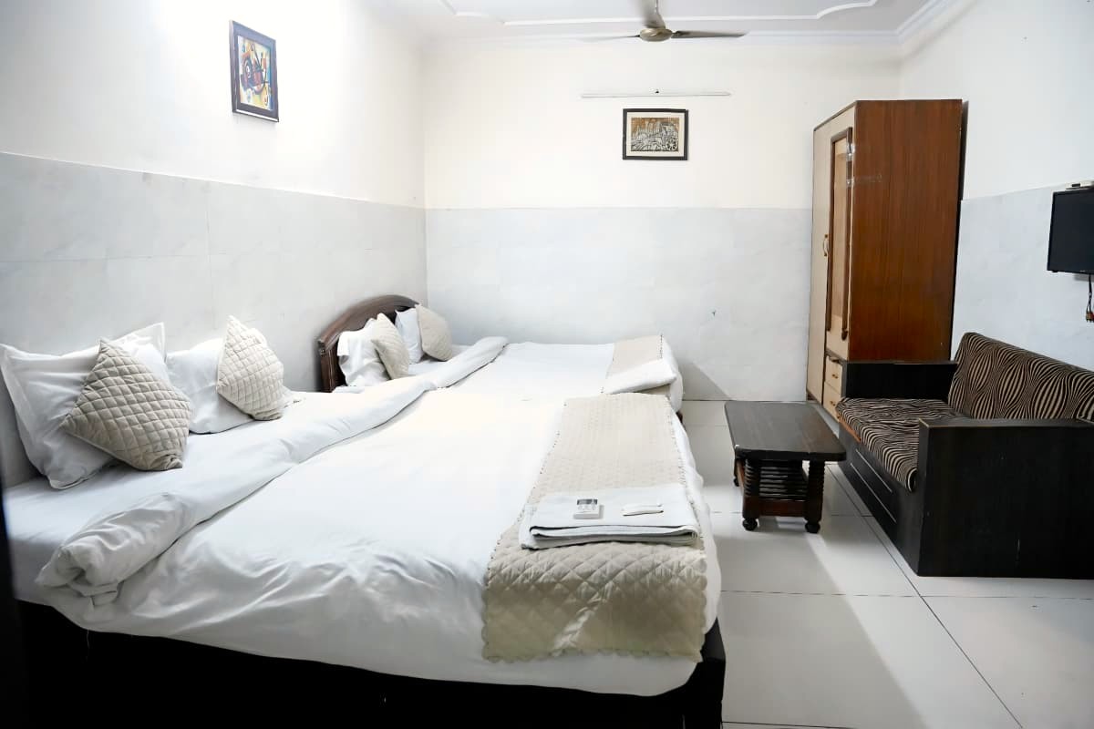 EasExplore Hotel Shiv Palace