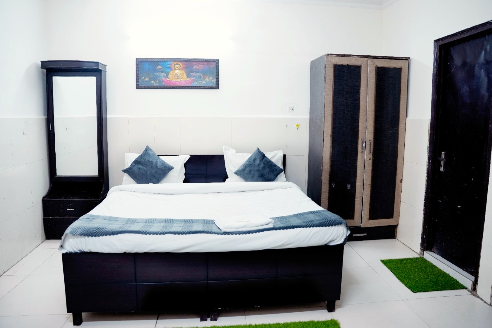 EasExplore Hotel Shiv Palace