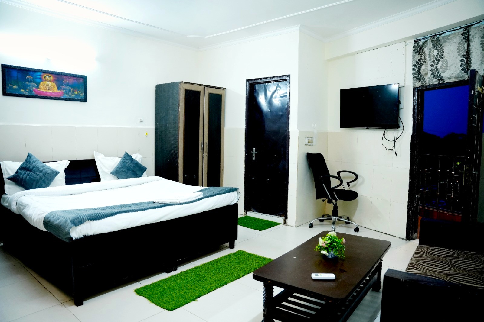 EasExplore Hotel Shiv Palace