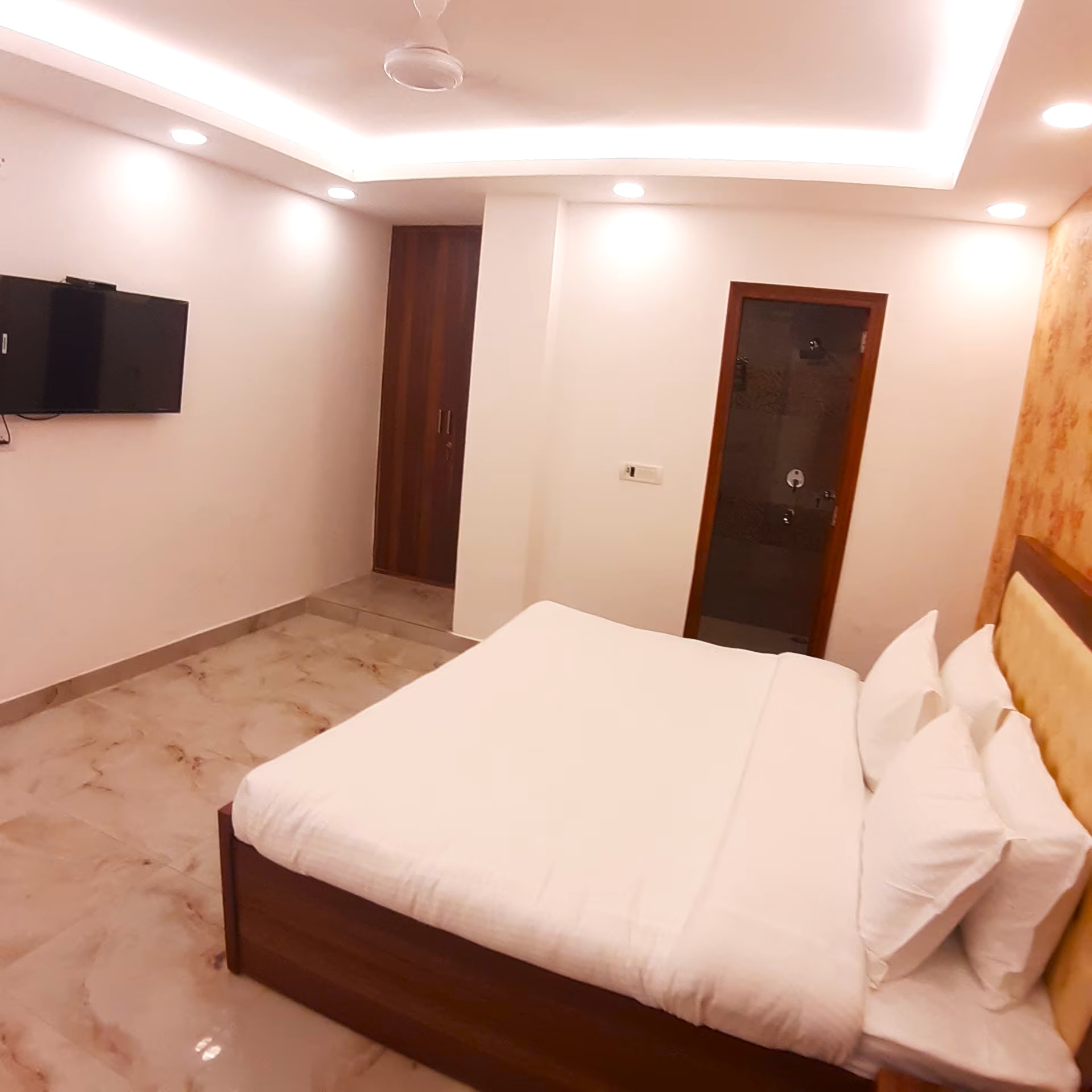 EasExplore Hotel Triom