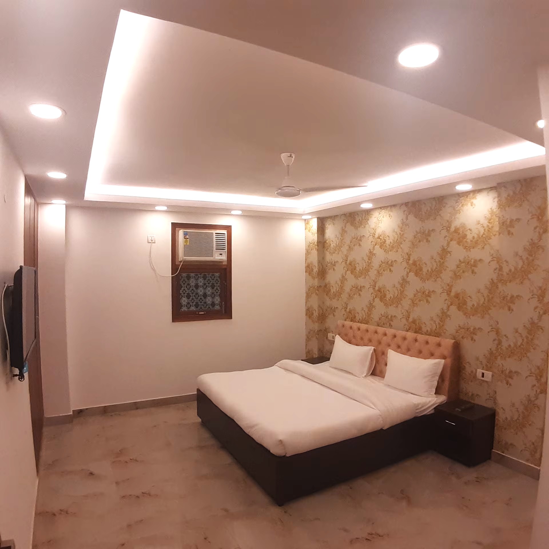 EasExplore Hotel Triom
